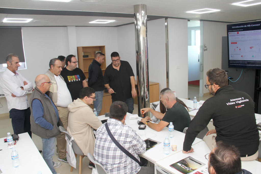 Éxito en formación Hikvision.
Videoporteros de dos hilos Hikvision.
Control de acceso Hikvision.
Formación en seguridad electrónica.
Promoción Hikvision en MundiCam.
Cursos de tecnología en MundiCam Academy.